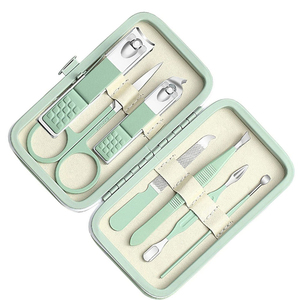 Kit professionnel de manucure et pédicure 9-en-1 en acier inoxydable - Product Image 2