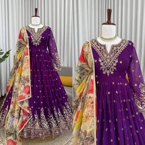 NOUVEAU Ensemble de robe de soirée en georgette avec broderie de fils et de paillettes, pantalon micro-imprimé et dupatta en organza - Product Image 6