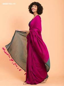 Nouvelle variété de sari en coton Khadi de qualité supérieure avec pallu contrastant, broderie de blouse et pompons, fabriqué en Inde, mode féminine. - Product Image 6