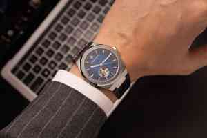 นาฬิกาข้อมือผู้ชายอัตโนมัติแบบอนาล็อก Alexander Ferros 9292S-05 สายหนัง ตัวเรือนสแตนเลส พร้อมหัวเข็มขัดแซฟไฟร์ กันน้ำ 5BAR ระบบกลไก สปอร์ต - Product Image 6