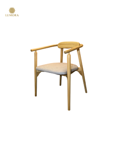 Fauteuil de salle à manger moderne en bois Evander avec dossier et assise rembourrés au design ergonomique - pour la maison, le bureau et l'appartement - Product Image 1
