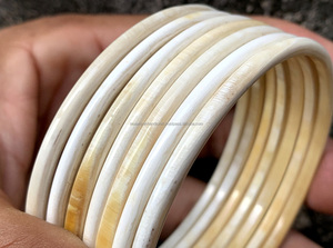 ชุดกำไลเขาวัว7ชิ้นทันสมัยเครื่องประดับขัดเงาสวยงามสำหรับผู้หญิงและผู้หญิงปรับขนาดได้ - Product Image 5