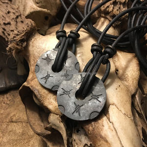 Viking fait à la main forgé bouclier celtique collier pendentif nouveaux Designs cordon de coton motif géométrique romantique pour les fêtes chrétiennes - Product Image 6