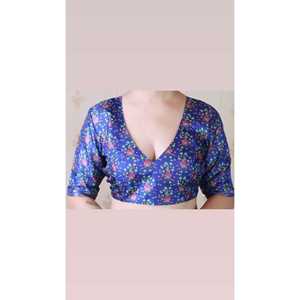 Sari traditionnel chinois en soie Tussar bleue, tissé avec des fils Zari, Pattachitra - Product Image 1