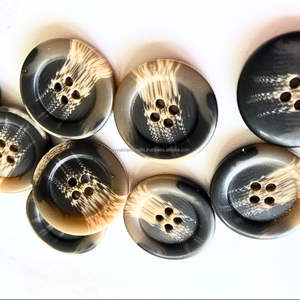 Bouton en corne de buffle noir avec teinte blanche naturelle Nouvelle Arrivée - Product Image 3