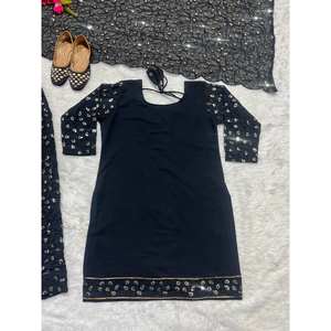 Ensemble de vêtements de fête pour femmes styliste Patiala Salwar Top et Dupatta - Product Image 4