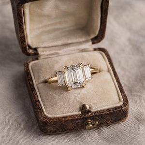 Trade Assurance Wholesale <b>Emerald</b> Cut Three Stone Engagement <b>Ring</b> Baguette Side Stone Yellow Gold Minimal Diamond <b>Ring</b> - Product Image 3