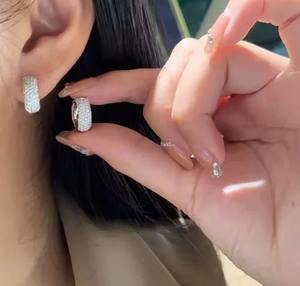 Bijoux fins, design de luxe, boucles d'oreilles en diamant moissanite de clarté D à 5 rangs, or massif 18 carats, boucles d'oreilles hip hop pour homme et femme - Product Image 3