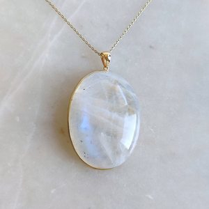 Natural <b>Rainbow</b> Moonstone Oval Shape Gold Pendant 29x39mm Fine Gemstone Necklace Pendant For Women Elegant Jewelry Making Bulk - Product Image 6