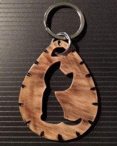 Porta Llaves Rústico de Madera con Patrón Grabado para Recuerdos Hechos a Mano y Regalos para Ocasiones Especiales - Product Image 6