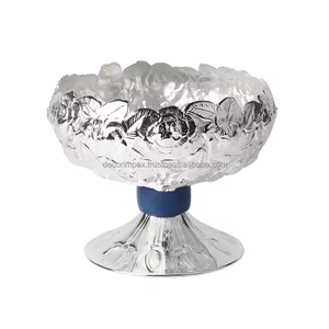 Bol de service écologique en aluminium avec bordure ondulée dorée pour la maison et les restaurants, idéal pour les fêtes - Product Image 1