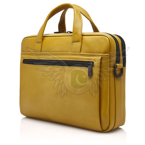 Options de design personnalisées Sac pour ordinateur portable en cuir véritable durable pour le travail quotidien et les voyages avec marquage personnalisé - Product Image 4