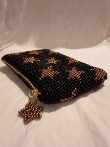 Pochette élégante brodée à la main avec de magnifiques motifs pour les petits essentiels - Product Image 6