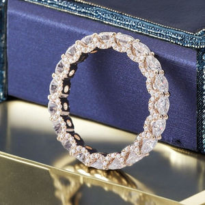 แหวนหมั้นเพชรเม็ดเดี่ยวทรงเหลี่ยมเจียระไนสีชมพูแฟนซี ชุบทองคำขาว 18K พร้อมใบรับรอง IGI หรูหราสำหรับผู้หญิงในงานแต่งงาน - Product Image 4