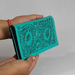 Cartera Larga de Cuero Genuino Hecha a Mano con Grabado Floral, Estilo Bohemio, Cierre Plegable, para Uso Diario de Mujeres - Product Image 2