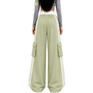Pantalon cargo ample vert sauge pour femme, taille haute, avec cordon de serrage, coupe décontractée, rayures latérales, style streetwear, personnalisable OEM - Product Image 2