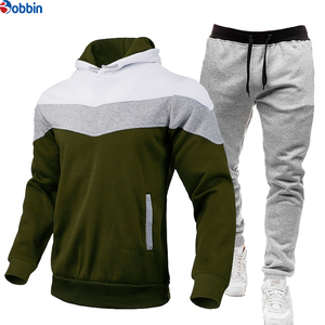 Trajes deportivos personalizados con etiquetas y estampados para hombre, sudadera con capucha y pantalones de patchwork, ropa deportiva gruesa y cálida para otoño e invierno - Product Image 4