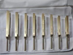 Ensemble de 9 diapasons non lestés Solfeggio de fabrication Mars pour la sonothérapie - Product Image 3