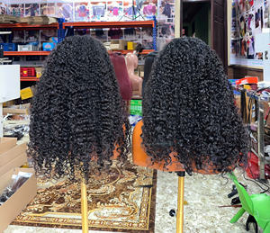 วิกผมแท้แบบขายส่ง วิกผมดิบแบบติดลูกไม้ด้านหน้า วิกแบบไม่ต้องใช้กาว ผมยาว ความหนาแน่น 250% ผมหยิก สีและเนื้อผมปรับแต่งได้ - Product Image 2