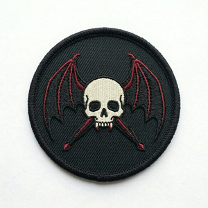 Parche bordado redondo termoadhesivo personalizado con diseño de calavera real y corona de alas de murciélago para chaqueta de motociclista, estilo gótico, bricolaje, proveedor mayorista - Product Image 6