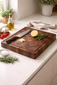 Planche à découper artisanale en bois rustique, forme rectangulaire, antidérapante, bord naturel, pour cuisine - Product Image 3
