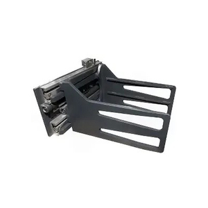 Attache de ramasseur de balles haute performance conçue pour les tracteurs, chargeurs et machines agricoles - Product Image 1