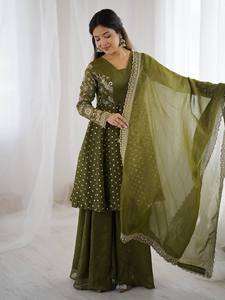 Costume Anarkali traditionnel indien pakistanais vert pour femmes avec dupatta, tenue de mariage brodée, coupe ample, longueur au sol - Product Image 4