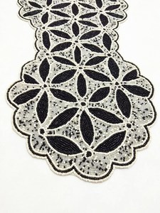 Chemin de table rectangulaire en tissu brodé floral noir et or Ali Fashion Art, fait main, design glamour, écologique et durable - Product Image 4