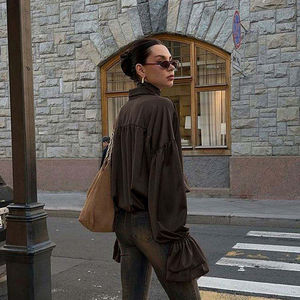 Hauts élégants et propres pour femmes, hauts légers et tendance pour femmes, hauts décontractés et contemporains pour le quotidien - Product Image 6