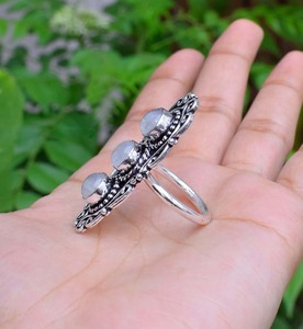 Bague à trois pierres en pierre de lune, argent sterling 925, sertissage clos, bijoux de fiançailles - Product Image 4