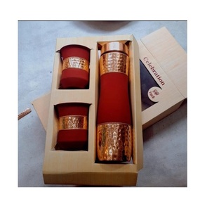 Bouteille d'eau élégante en cuivre avec manchon de protection en caoutchouc, conçue pour la maison, le bureau, la salle de sport et les voyages quotidiens - Product Image 1