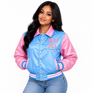 Chaqueta Bomber Personalizada al por Mayor de Jack and Jill of America para Mujer, Chaqueta Varsity Corta de Satén Bordada en Azul Bebé y Rosa - Product Image 5
