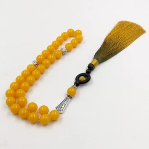 Perles de prière en résine faites à la main avec pompon, décoration religieuse bouddhiste et islamique, perles rondes jaunes avec accent argenté - Product Image 4
