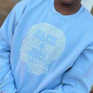 แจ็คแอนด์จิลเสื้อสเวตเตอร์คอกลมสีน้ำเงินลายกราฟิกคลาวด์เวิร์ดสำหรับผู้ชายและผู้หญิงเสื้อสเวตเตอร์แขนยาวสวมใส่สบายๆ - Product Image 6