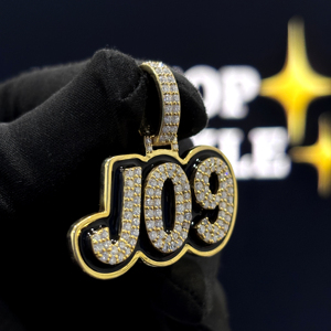 Colgante de Lujo Personalizado con Nombre, Plata de Ley 925 Bañada en Oro, Moissanita VVS, Borde de Esmalte Negro, Amuleto de Letra Personalizada Estilo Hip Hop - Product Image 3