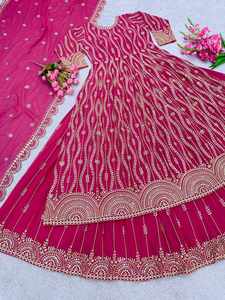 Robe Lehenga Dupatta Traditionnelle Indienne-Pakistanaise de Créateur pour Soirée, Broderie Lourde, Tissu Faux Georgette Entièrement Brodé - Product Image 2