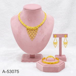 MOLL JEWELLERS Ensemble de bijoux d'anniversaire pour femme en alliage de zinc plaqué or 24 carats avec zircon créé en laboratoire, collier et bracelet à breloques traditionnels - Product Image 1