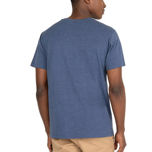 Camiseta de hombre de calidad diseñada para una comodidad duradera y un atractivo de moda contemporáneo. - Product Image 2