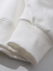 Sweat-shirt court à capuche pour femme, personnalisable avec logo, en molleton vierge à ourlet brut - Product Image 2