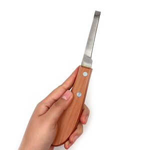 Cuchillo de Herrador Personalizado para Caballos, Mango de Madera, Hoja Curva, Herramienta Veterinaria para el Cuidado de Pezuñas, Venta al por Mayor OEM - Product Image 2