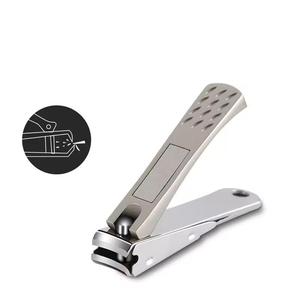 Kit professionnel de manucure en acier inoxydable 5 en 1, portable, avec étui, pour adultes et emballage personnalisé - Product Image 2