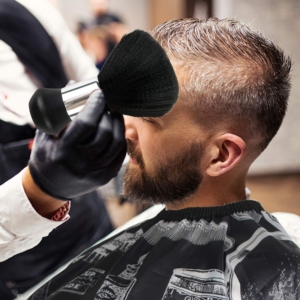 Nouvelle conception : Cape de barbier rétro avec brosse dépoussiérante pour le cou, ensemble de coupe imperméable – Offre Spéciale - Product Image 5