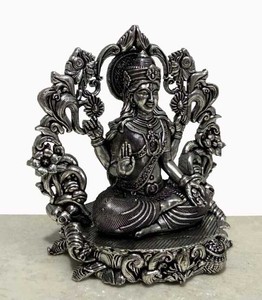 Estatua de Lakshmi Hecha a Mano en Latón con Acabado Plateado, Fundición en Cera, Ídolo de la Diosa Laxmi, Decoración para el Hogar o Templo - Product Image 3