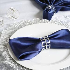 Anneaux de serviette modernes en maille argentée en gros - Boucles de serviette durables en alliage métallique - Décoration de table en vrac pour restaurants, mariages - Product Image 3