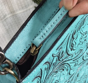 Bolso de Hombro de Cuero Genuino Azul Cielo para Mujer, Estilo Bohemio con Diseño Floral, Correa Única, para Uso Diario, Novedad 2026 - Product Image 4