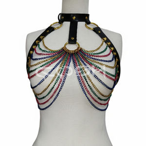 Fabricant sur mesure de harnais en similicuir noir et chaîne métallique arc-en-ciel - Product Image 1