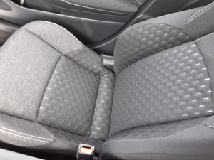 Toyota Corolla 1.8 Híbrido Comfort Touring Sports, Vehículo Familiar Eficiente en Consumo de Combustible, Híbrido con Carga Automática, Auto Japonés - Product Image 4