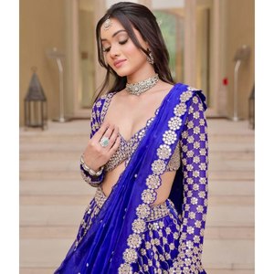 Lehenga Choli en satin tendance et magnifique avec travail de miroir métallisé, taille 2XL - Product Image 1
