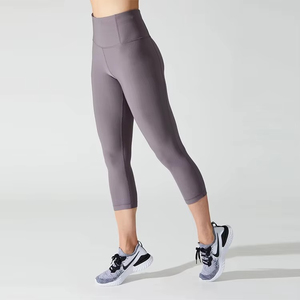 Leggings de sport premium pour femme, taille haute, effet ventre plat, en tissu doux et respirant, pour le yoga et l'entraînement en salle de sport - Product Image 1