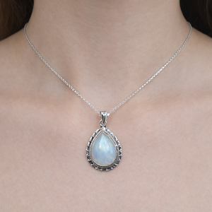 จี้รูปหยดน้ำมูนสโตนธรรมชาติ เงินแท้ 925 งานแฮนด์เมด ดีไซน์คลาสสิก ของขวัญเครื่องประดับสำหรับผู้หญิง ผู้ชาย และทุกเพศ - Product Image 2